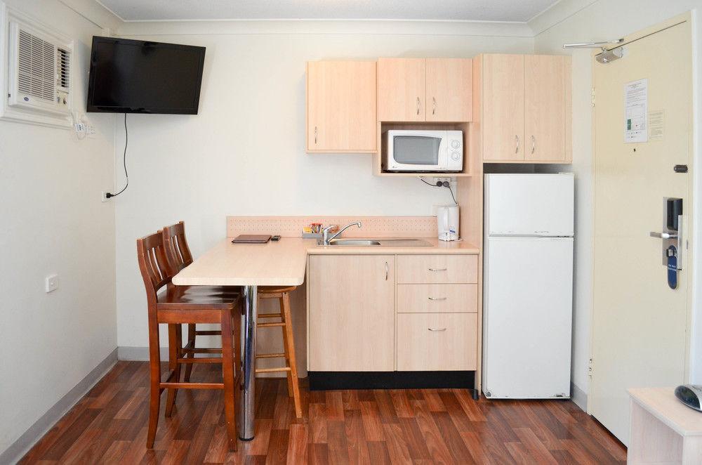 Airport Motel